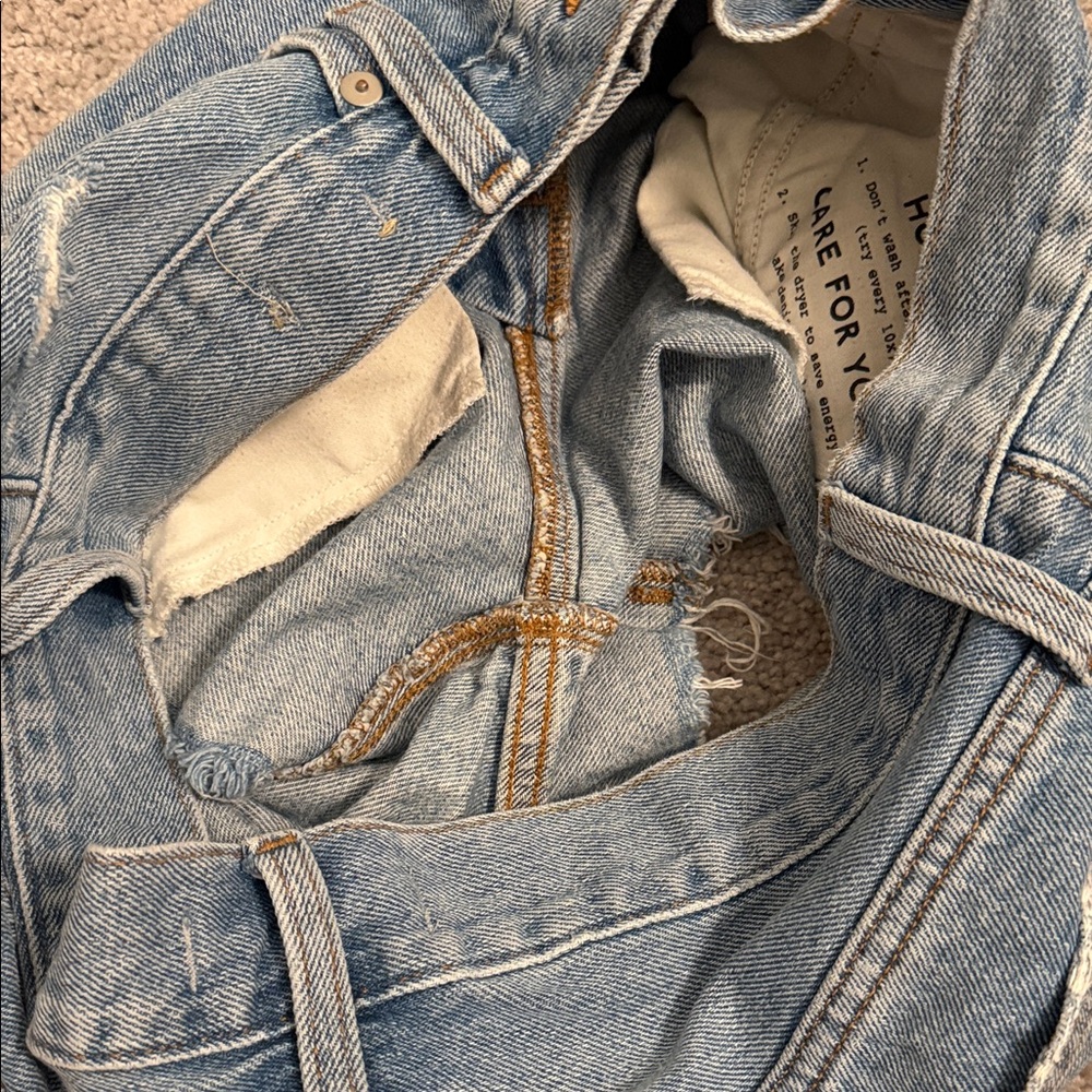 Madewell Light Blue High-Waist Mom Jean Short - Picture 6 of 6